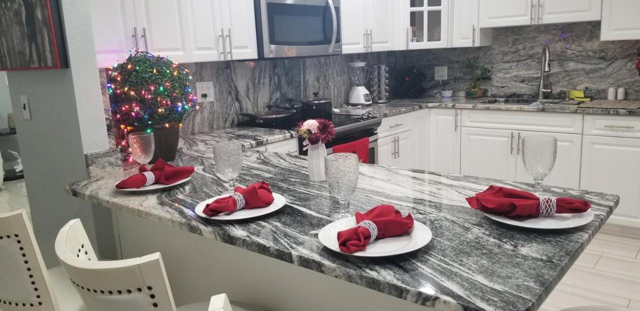 탬파 Mary'S Luxury House 빌라 외부 사진